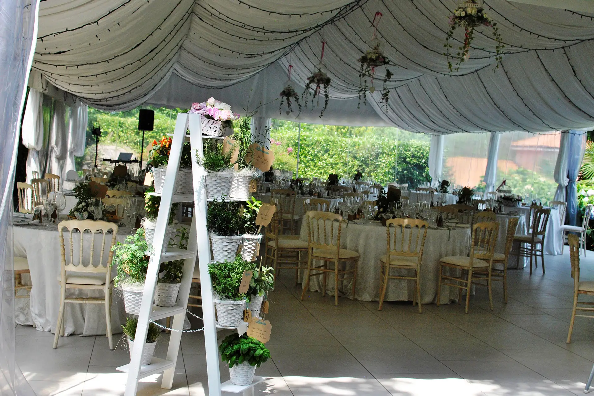 Allestimento floreale per banchetti, cerimonie, matrimoni, battesimi, comunioni, cresime ed eventi