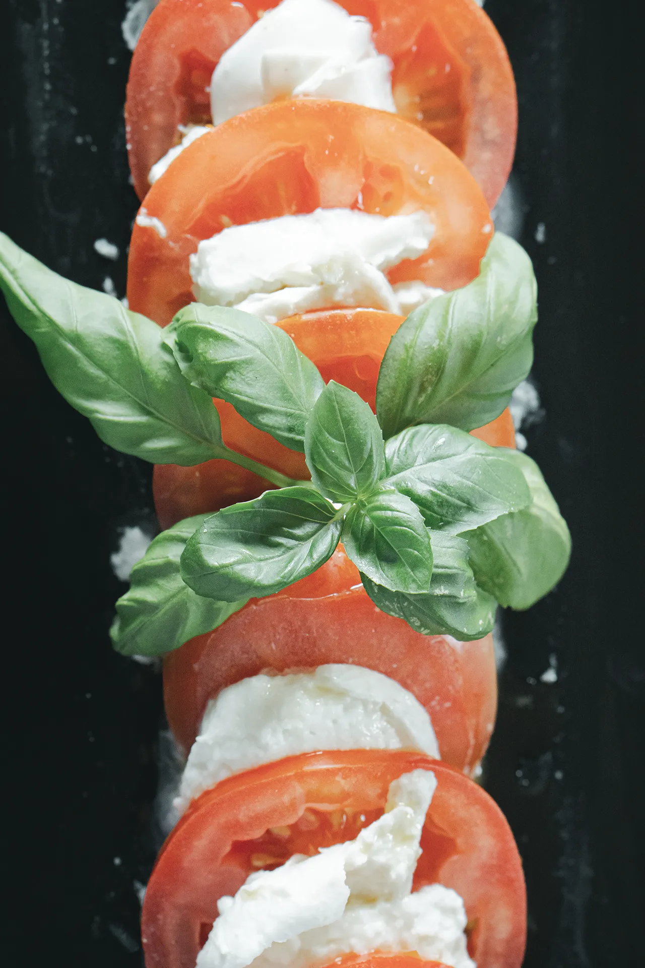 Caprese con basilico