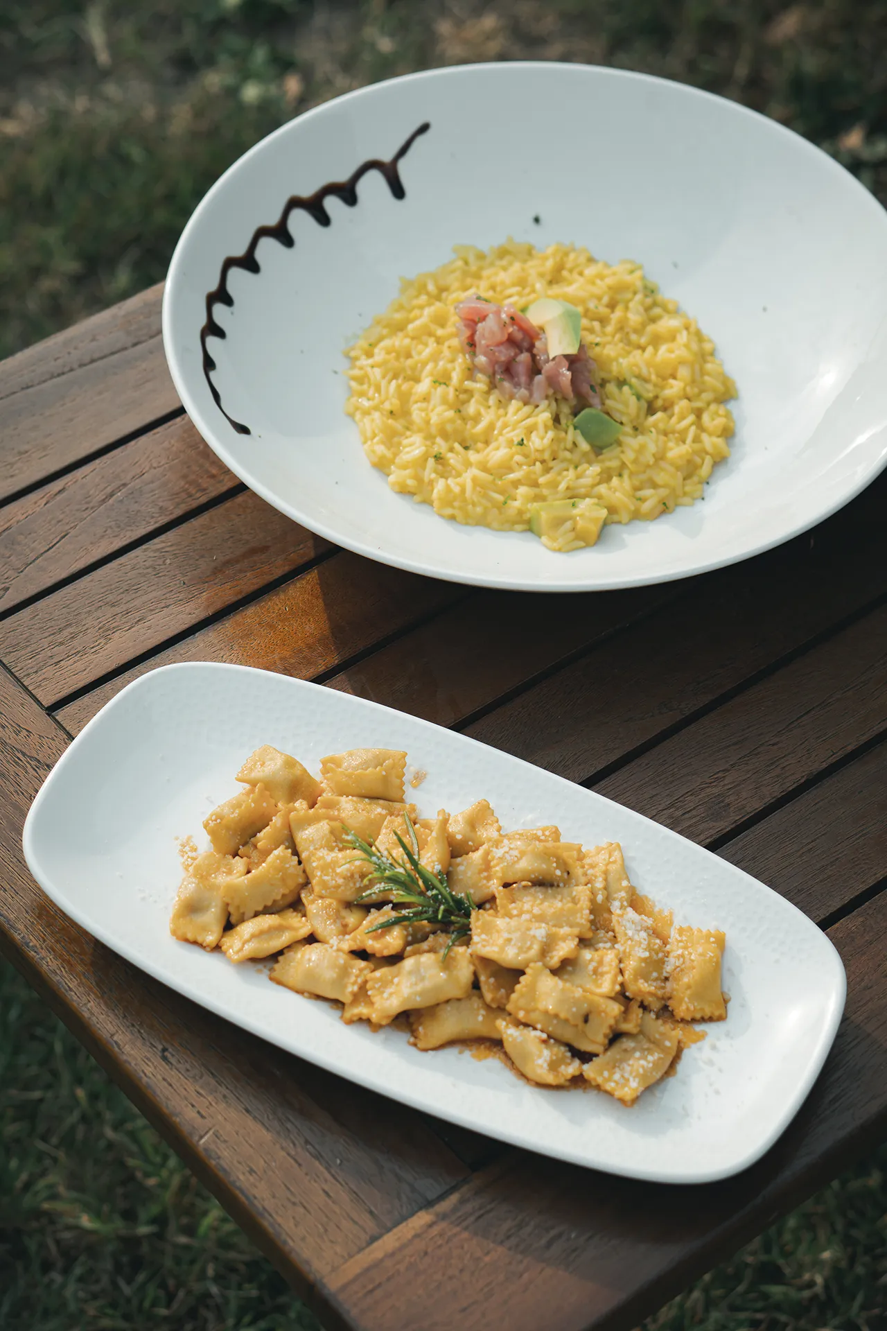Risotto con tartarre di tonno e mango e ravioli del plin
