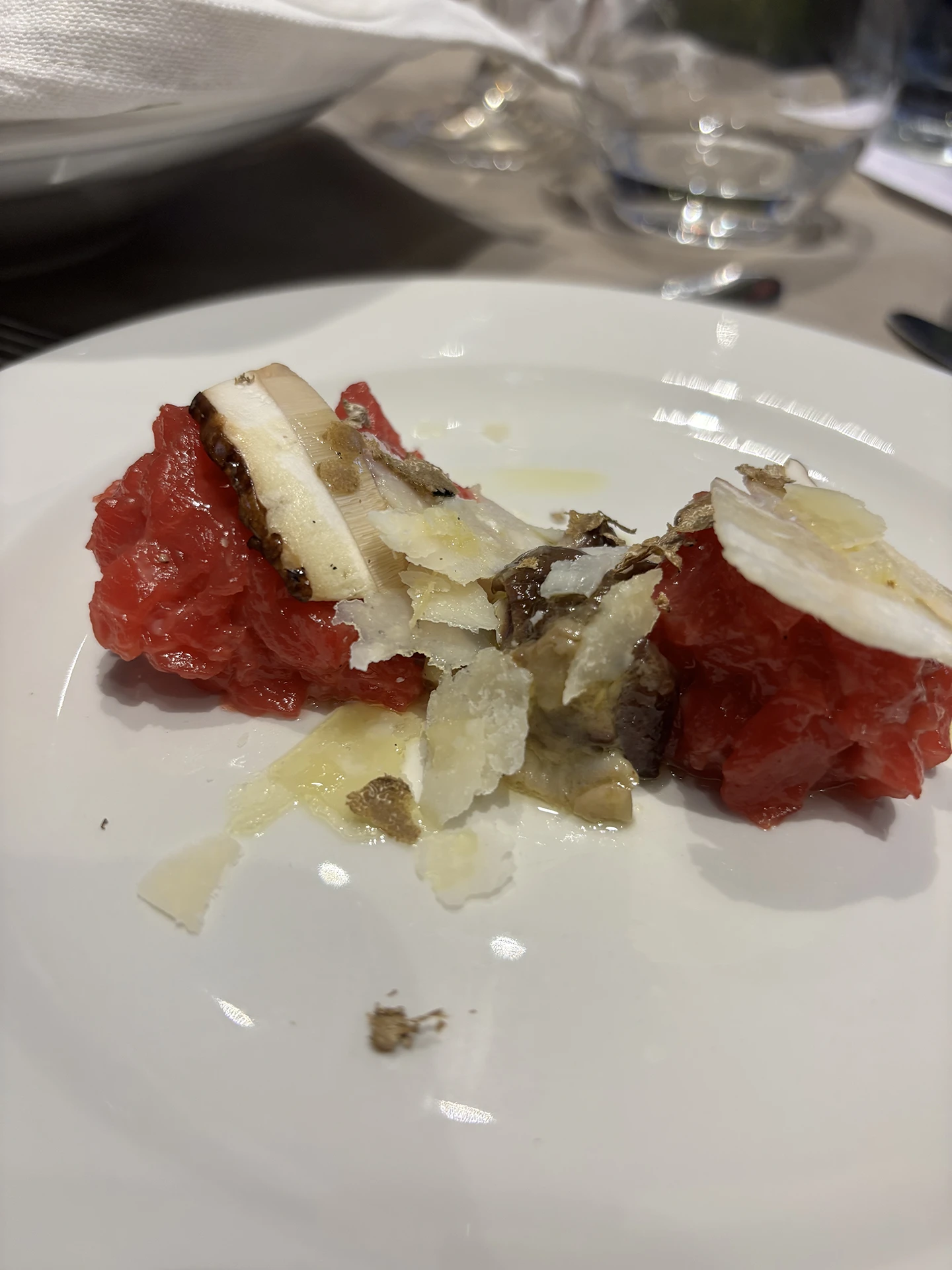 Tartare di fassona con porcini e tartufo